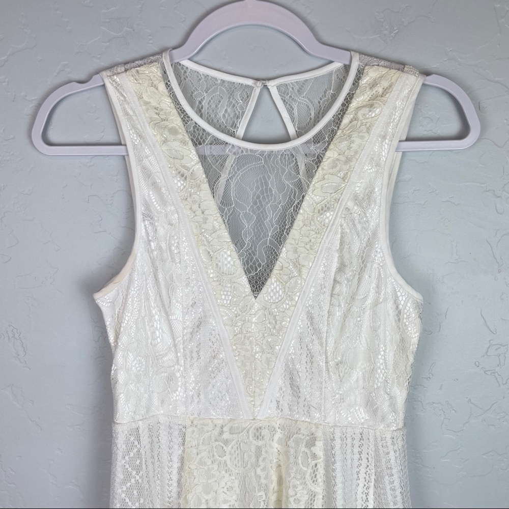 BCBGeneration Lace Fit Flare Sleeveless Backless Mini Dress White Cream 2 - Picture 4 of 12
